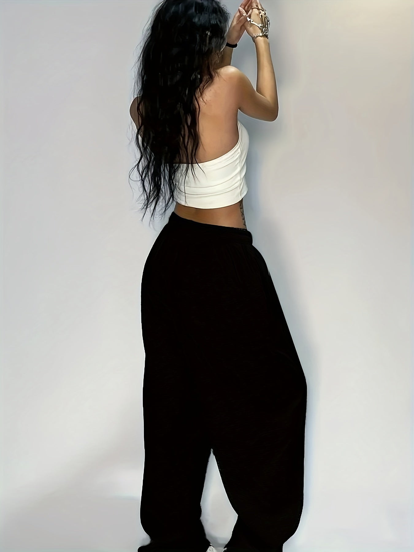 Y2K tortish ipli sport shimlari bir rangda - bahor va kuz uchun mukammal.