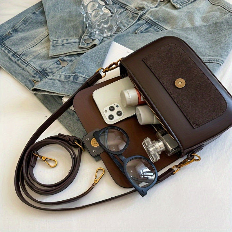 Black Retro-Inspired Crossbody Bag with Zipper Closure Made of Durable PU