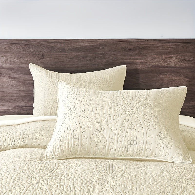 3-Piece Ultrasonic Embossed Polyester Bedspread Set with Quilt and Pillowcases for Modern Bedroom Decor