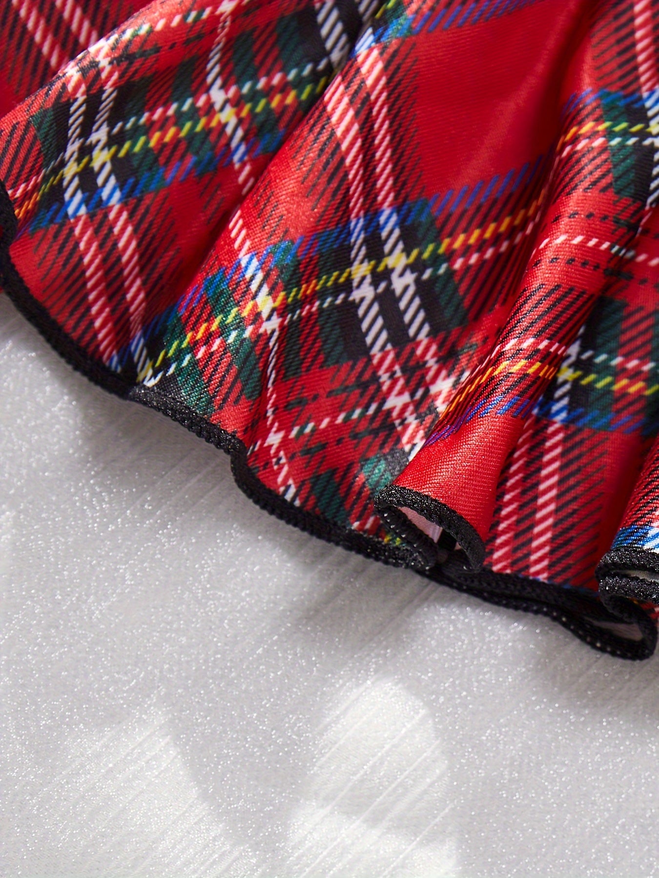 Сексуальный костюм для косплея с цветным клетчатым принтом, халтер-верх и многослойные стринги, идеально подходящий для музыкального фестиваля.