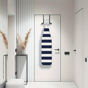 1 dona, Eshik ustiga o'rnatiladigan dazmol taxtasi ushlagichi - Kir yuvish xonasi, oshxona, uy, shkaf, kiyimlar va yotoqxona uchun oson saqlash yechimi. Zararni oldini olish uchun gumlangan tutqichlar.