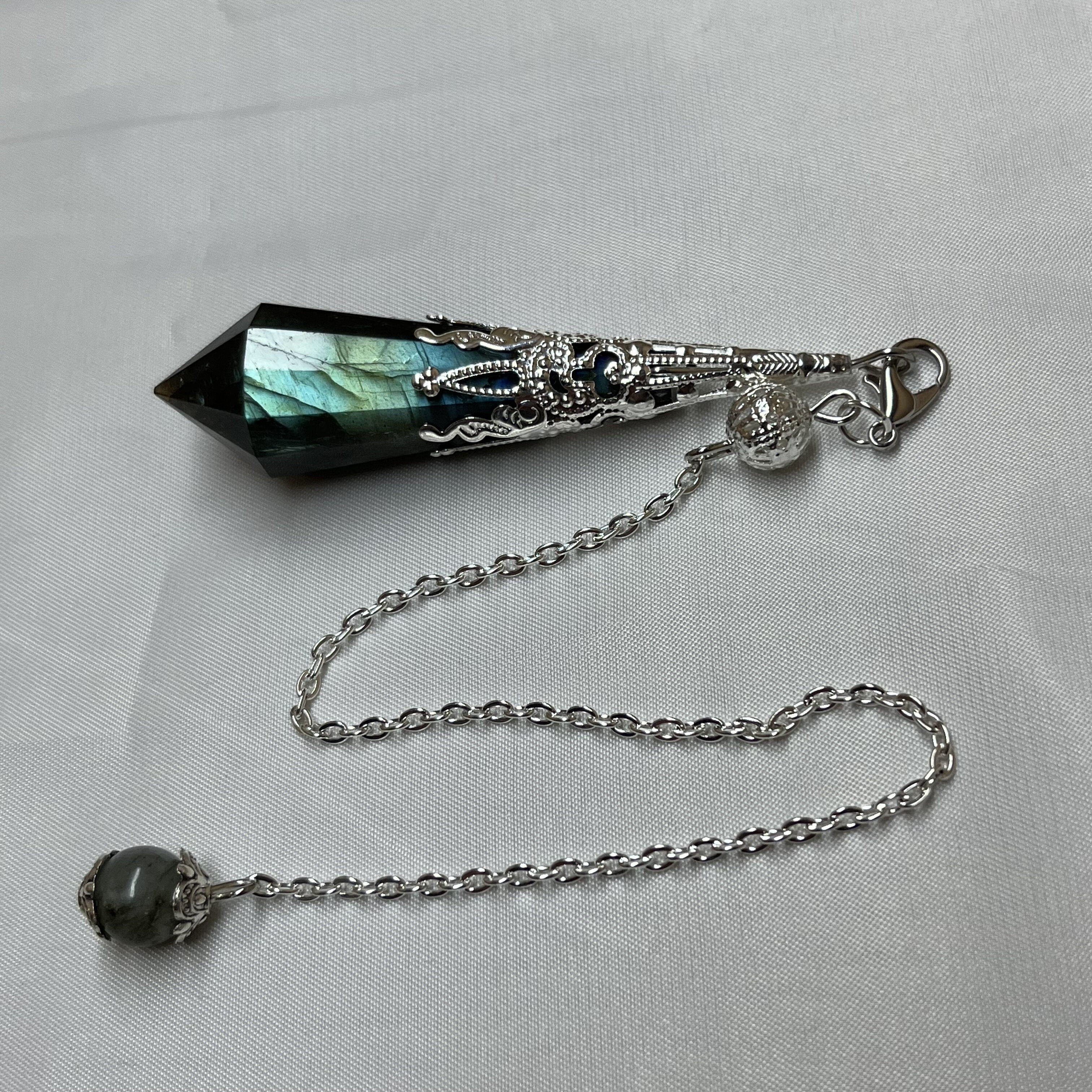 Natural Labradorite Pendulum One-Piece Crystal Healing Tool