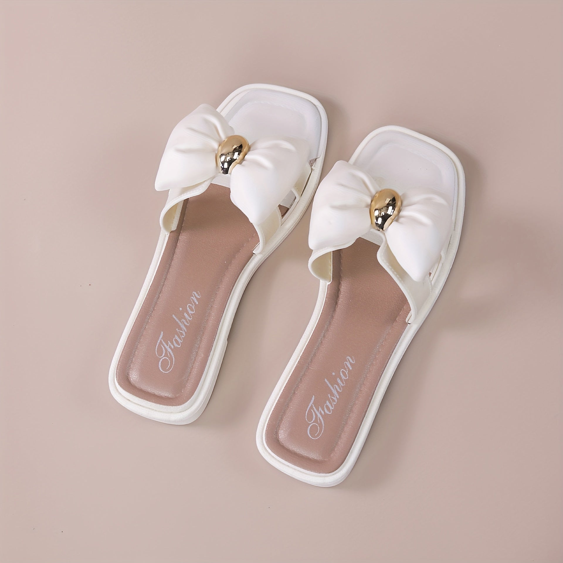 Ayollar yozgi slip-on sandallari bilan bog'langan kamonli tekis yostiqli ochiq barmoqli