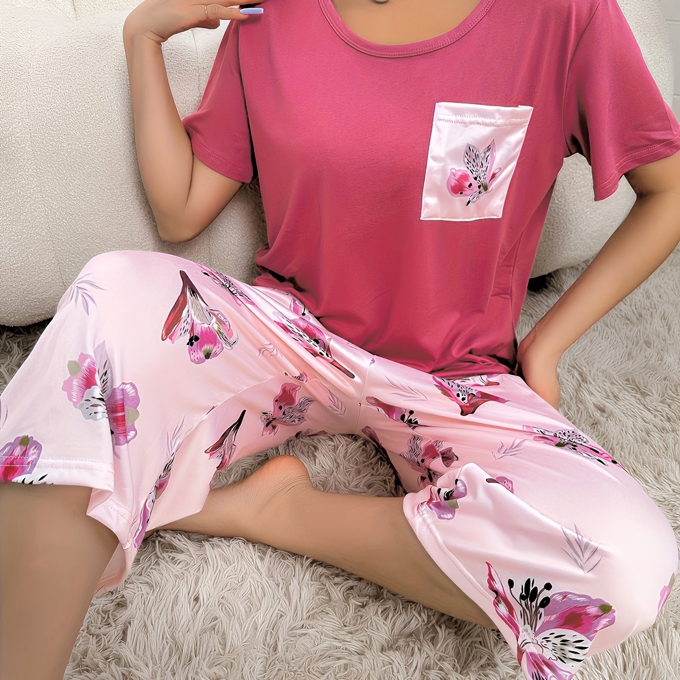 Women's Floral Print Pajama Set Short Sleeve Top and Capri Pants Comfortable Relaxed Fit