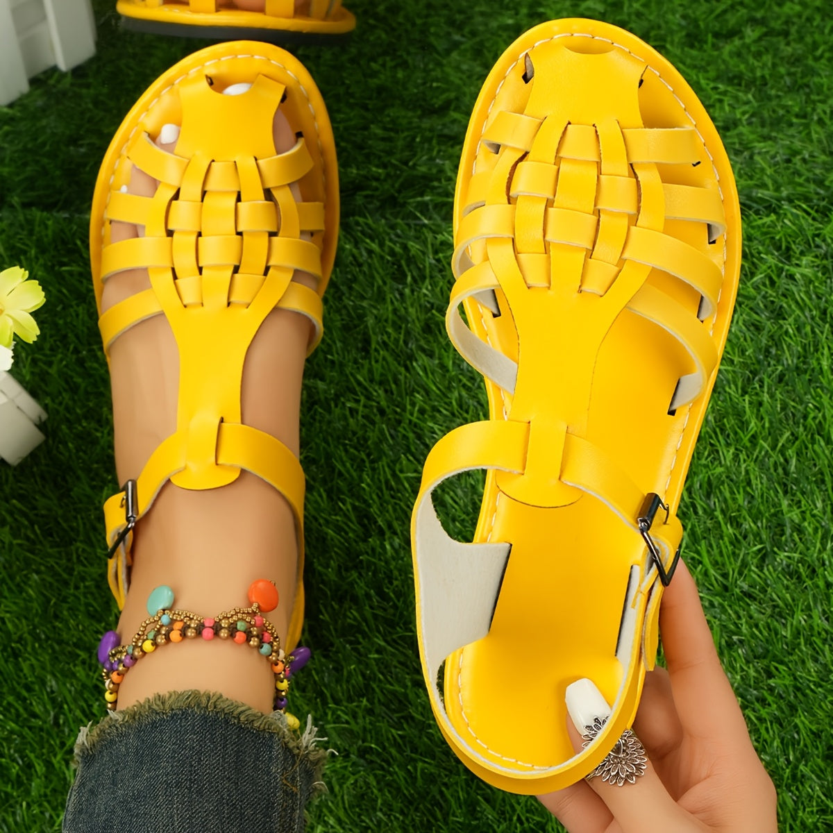 Women's Woven Flat Sandals Solid Color Buckle Closed Toe Summer Footwear