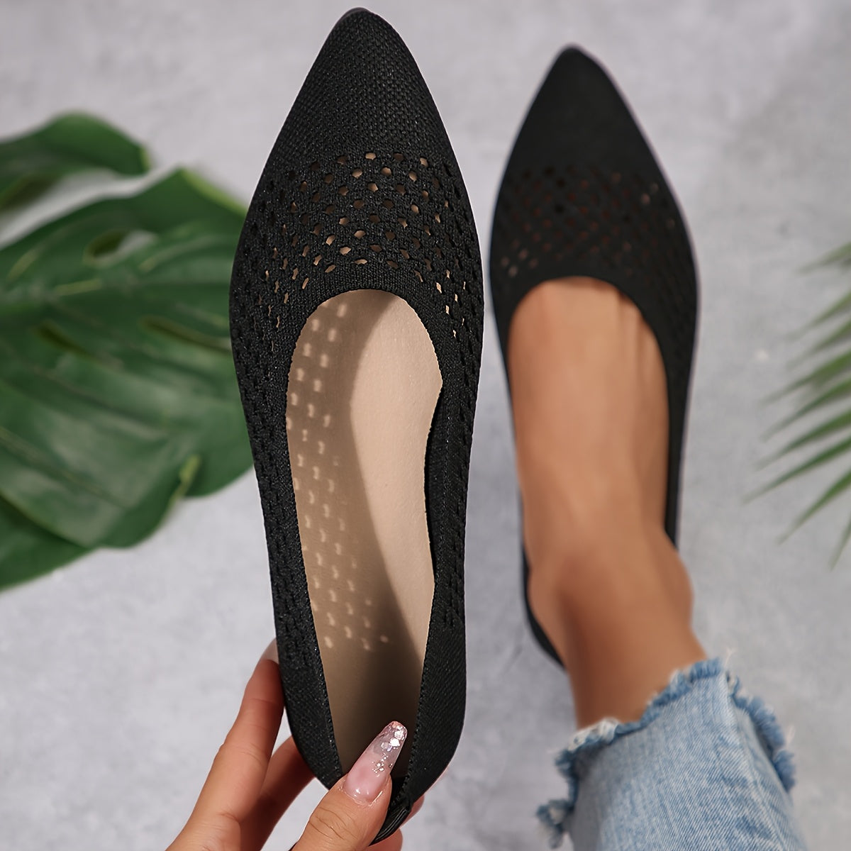 Women's Solid Color Knitted Pointed Toe Flats Comfortable Shoes