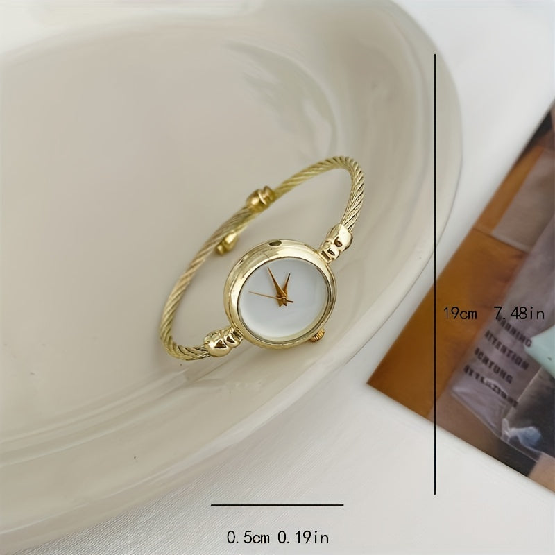 Ladies' Stylish Leather Bracelet Watch with Unique and Luxurious Design