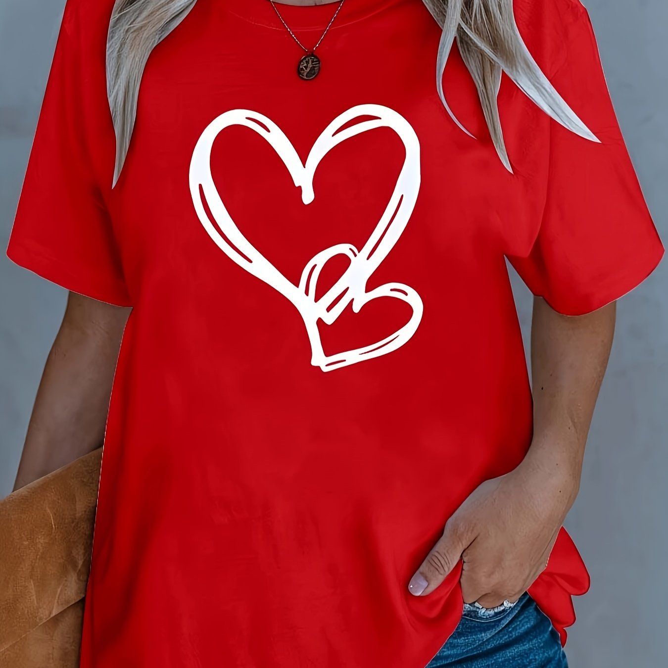Plus Size Women's White Heart Shaped Graphic T-Shirt Casual Summer Top