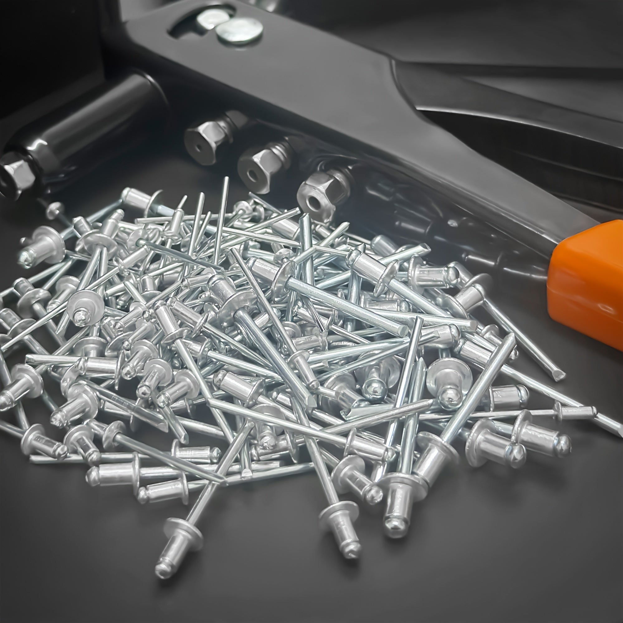 Тяжелый ручной заклепочник с 4 насадками и 120 заклепками для металла, пластика, кожи