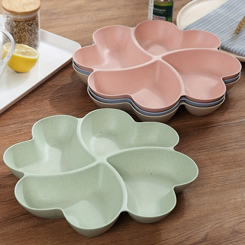 4 прочных сервировочных подноса в форме сердца для закусок в синем, зеленом, бежевом и розовом цветах. Идеально подходит для организации закусок на вечеринках и собраниях. Изготовлены из легкого пластика.