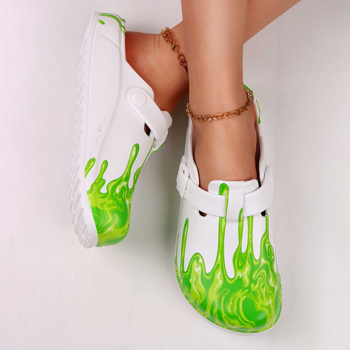 Women's Tie-Dye Graffiti Print Clogs Breathable Non-Slip EVA Sandals