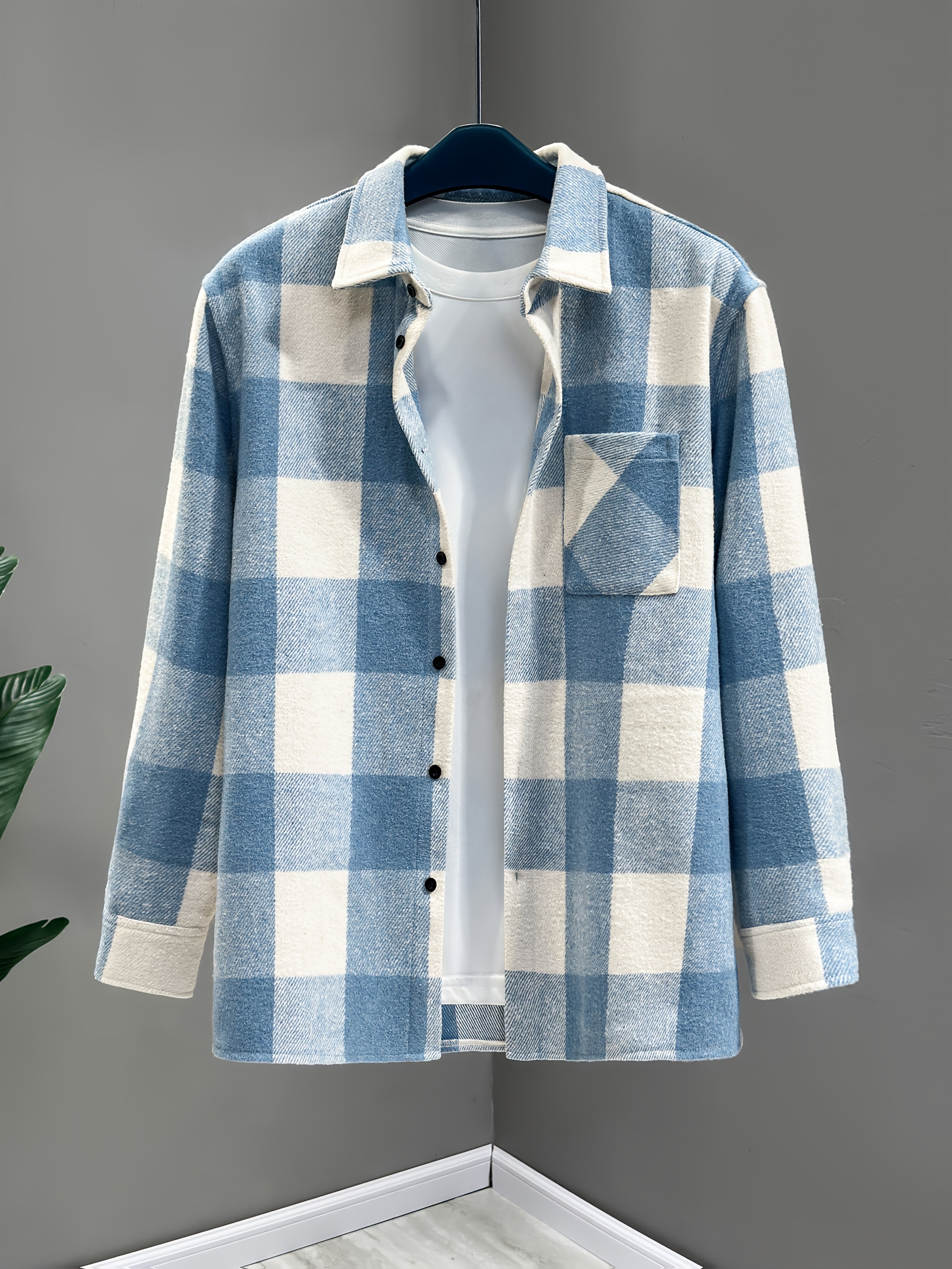 Katta o'lchamdagi erkaklar uchun ko'k va oq tekis chiziqli uzun yengli ko'ylak, tasodifiy kuz/qish uslubi, tugmachali yaka, polyester mato, mashinada yuvish mumkin.