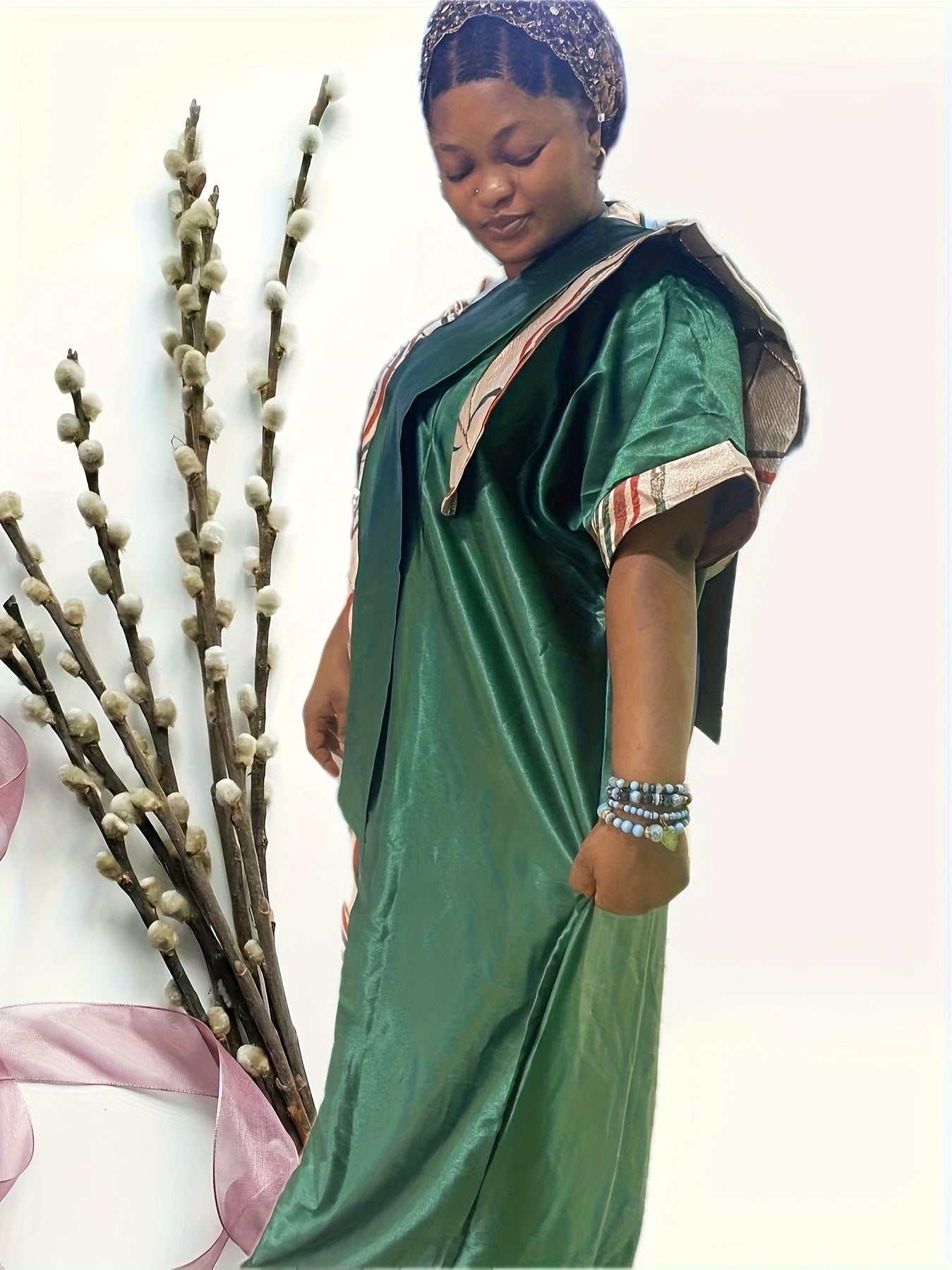 Plus o'lcham ayollar uchun rang blokli V-yengli kaftan kiyi erkin fit gullar bilan naqsh