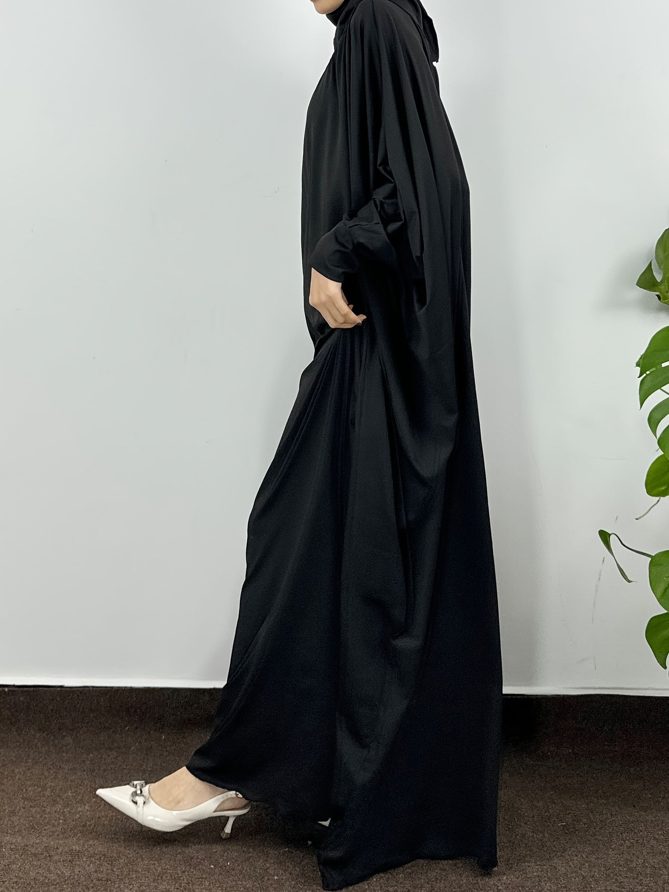 Women’s Solid Color Long Sleeve Hooded Maxi Abaya in Polyester