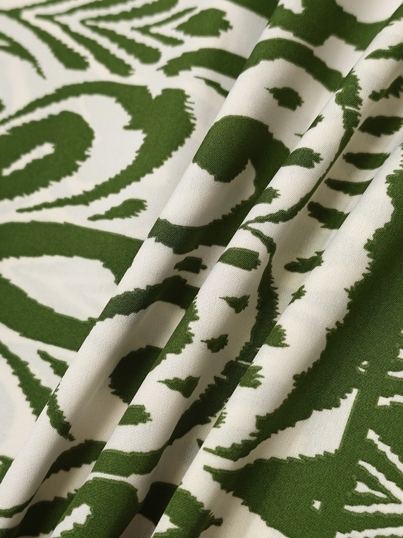 Бермуды для женщин больших размеров с зеленым и белым принтом, повседневные летние шорты