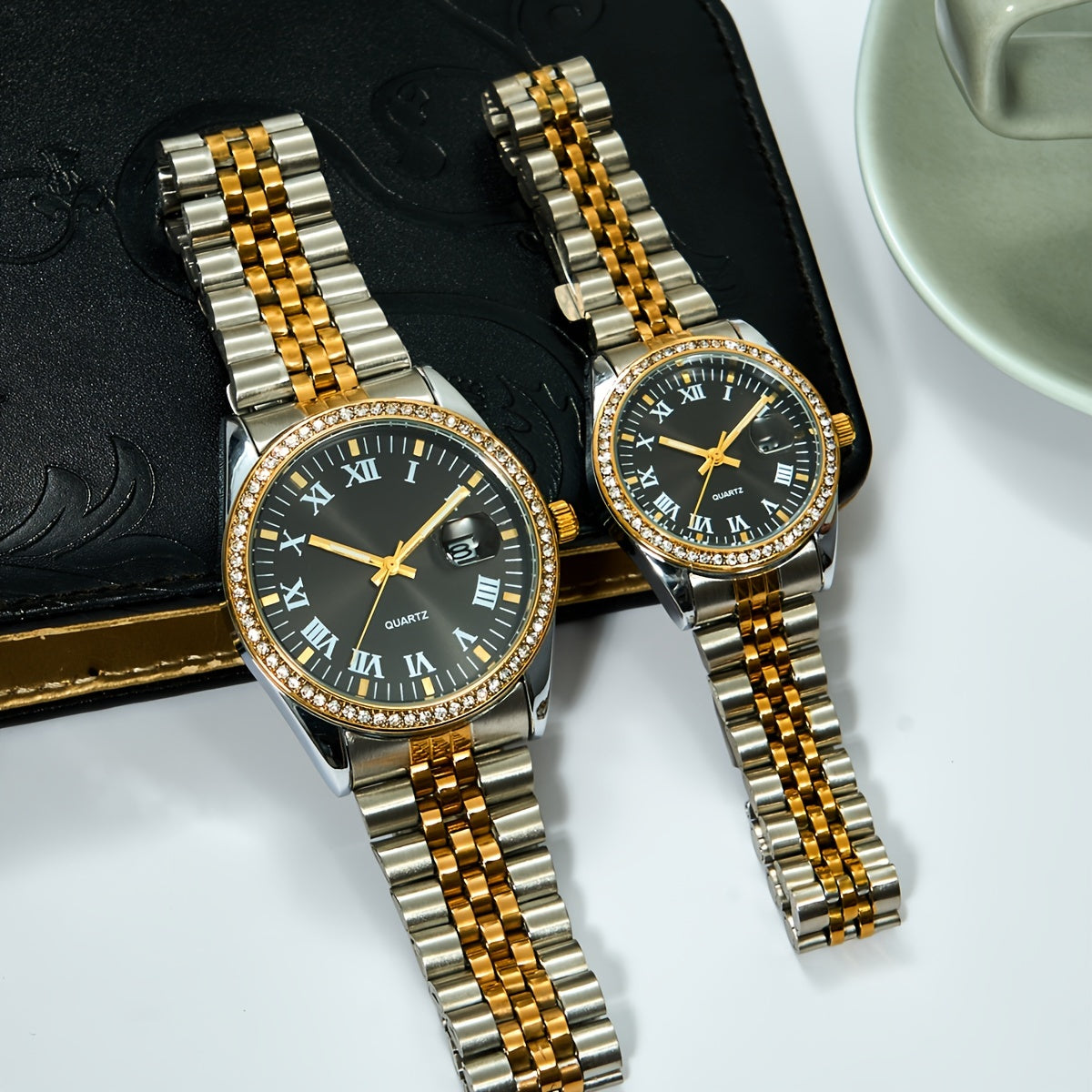 Conjunto de relojes para parejas con correas de cuero y diseño clásico