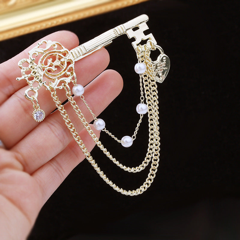 Elegant Key-Shaped Brooch with Rhinestones Pearl and Chain Tassel for Women and Men