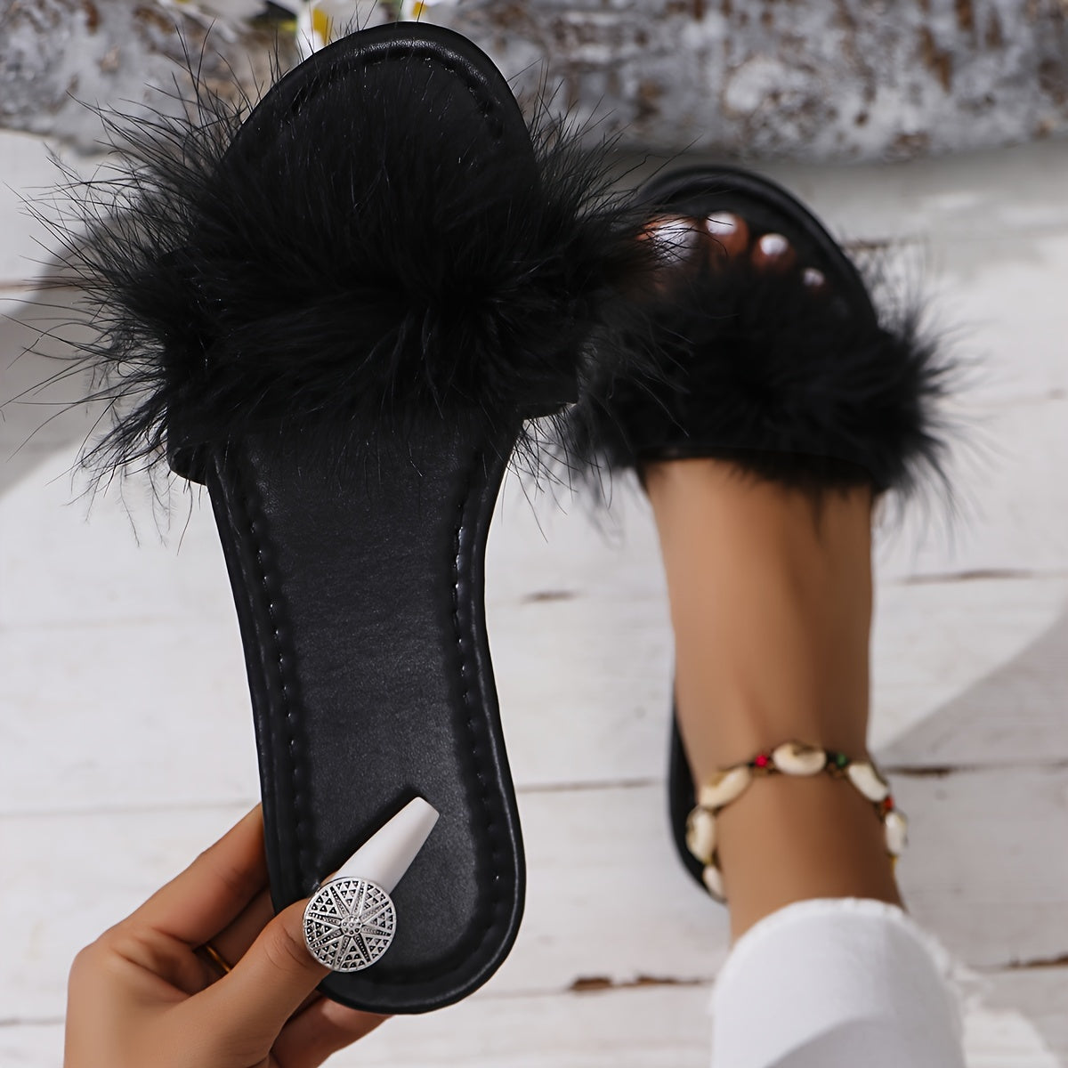 Women's Faux Fur Slip-On Flat Summer Beach Sandals