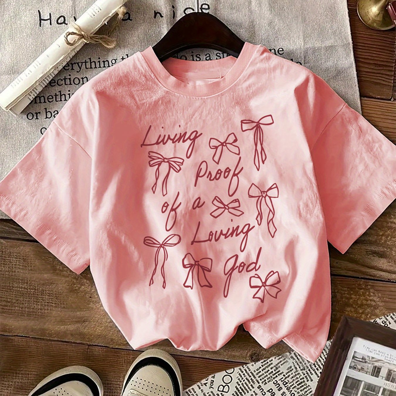 Unisex Cotton Crew Neck T-Shirt with Alphabet and Bow Print for All Seasons