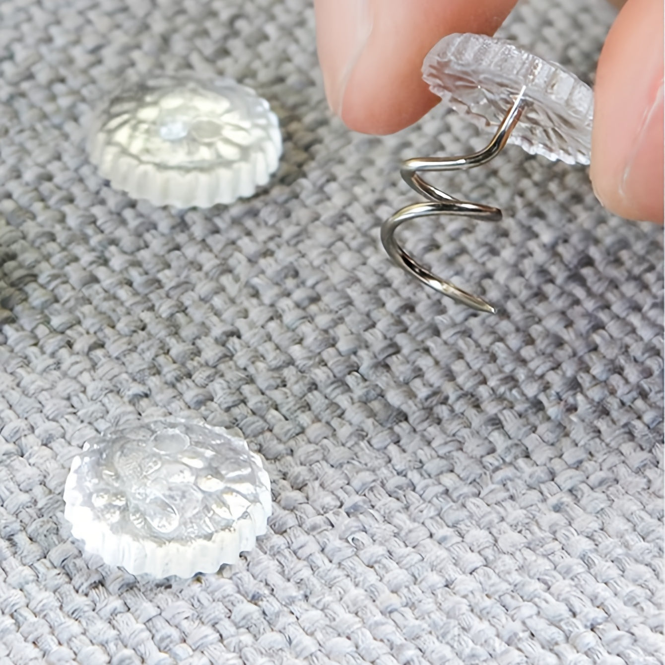 Set of 50 Clear Twisting Sofa Cushion Clips for Securing Cushions and Bed Sheets