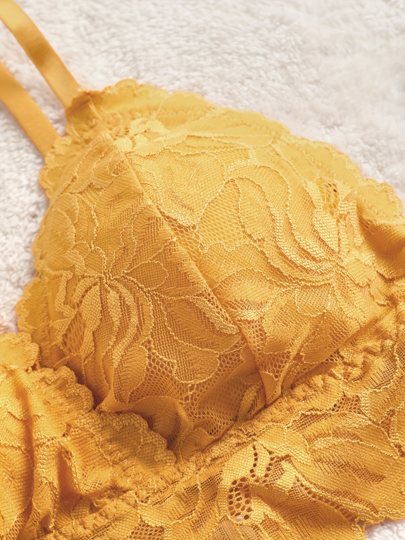 Floral Lace Lingerie Set with Scallop Trim and Bow Decor for Romantic Wear