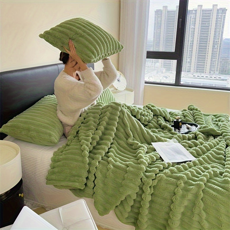 Double-Sided Faux Rabbit Fur Blanket Soft Warm Cozy for Bedroom Living Room Travel