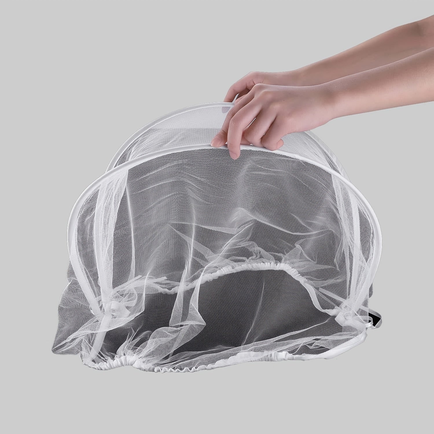 Breathable Mosquito Net for Strollers and Car Seats with Dual Zipper and Storage Bag in White Blue Plaid