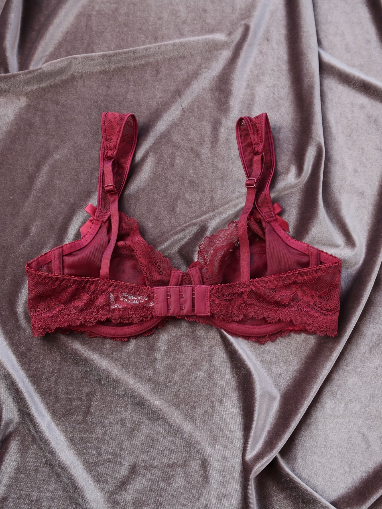 Lingerie Set with Lace and Bow Decoration for Women