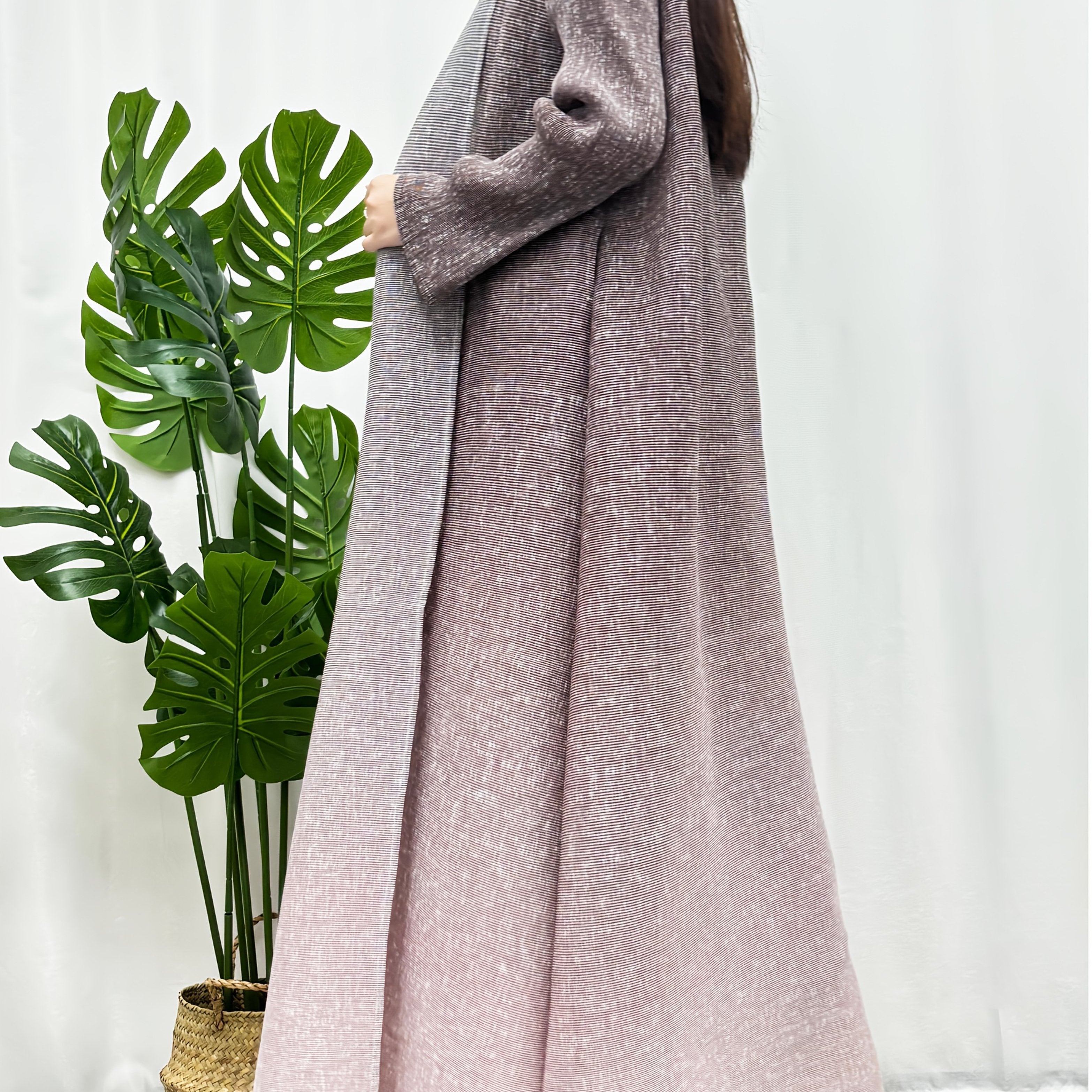 Abrigo largo de mujer con degradado, alta elasticidad y abertura frontal