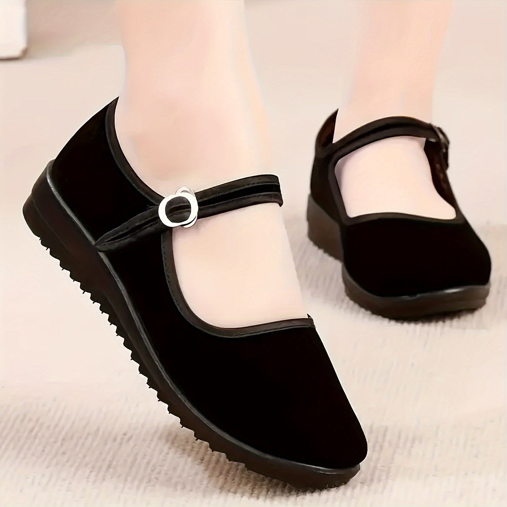 Women's Breathable Fabric Flats with Soft Sole and Round Toe for Work and Dance