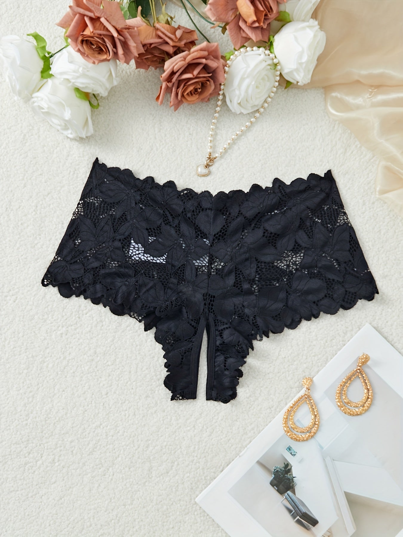 Plus Size Women's Black Lace Panties With Maple Leaf Embroidery