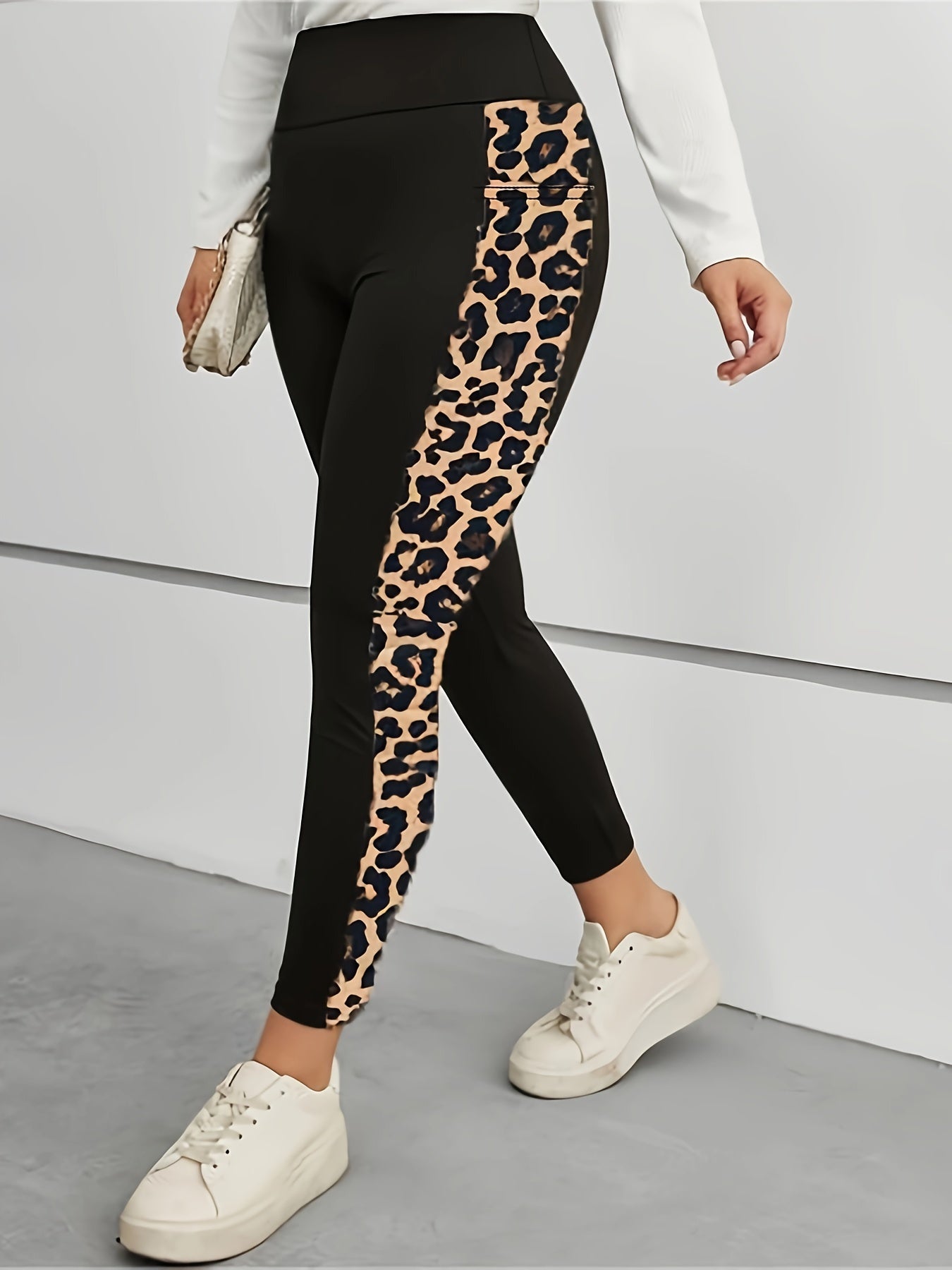 Women's Plus Size High-Waisted Leopard Print Running Leggings with Phone Pockets