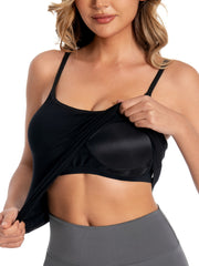 Эластичная черная майка с встроенным бюстгальтером для комфортной домашней носки.