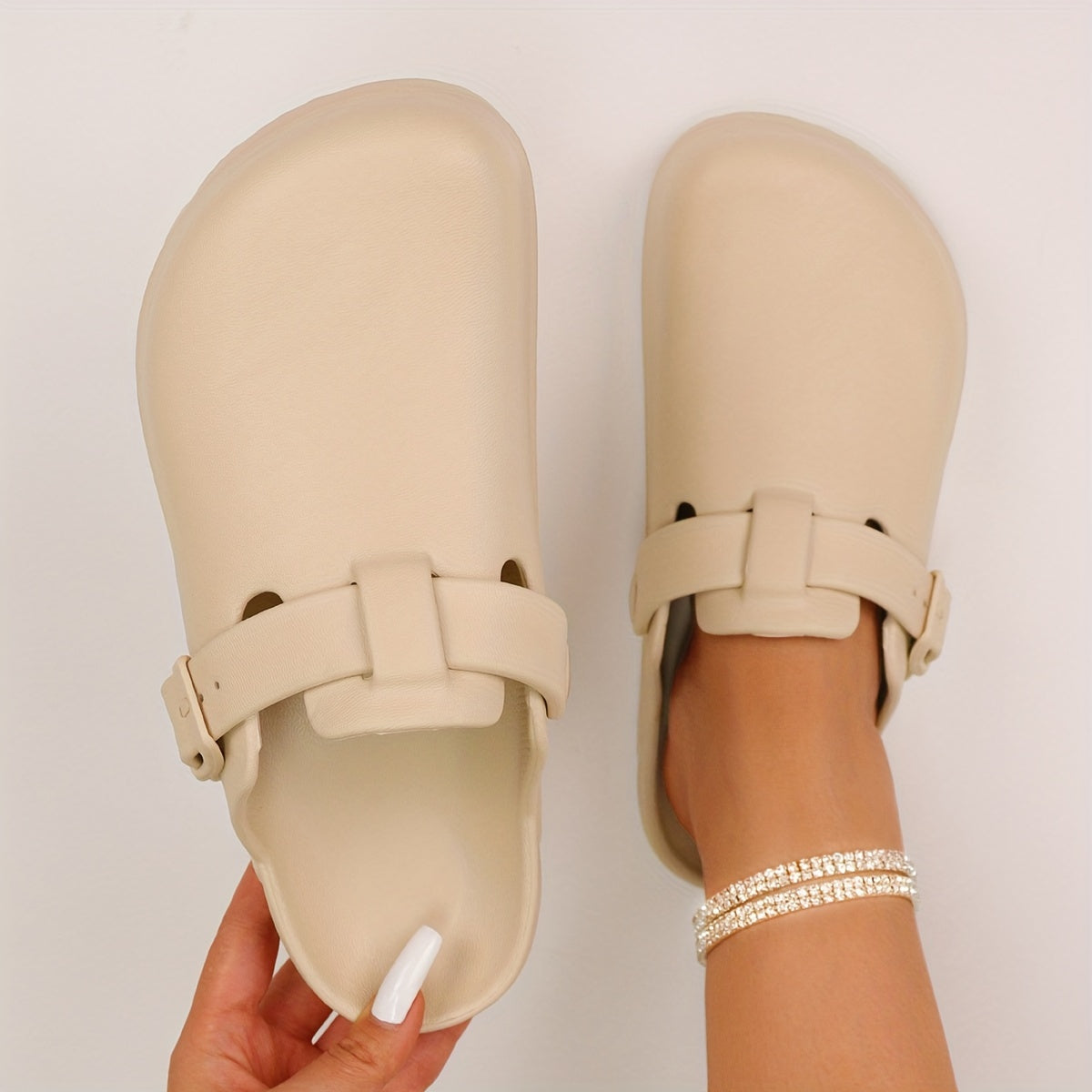 Women's EVA Clogs Non-Slip Closed-Toe Platform Sandals for Beach Garden Casual