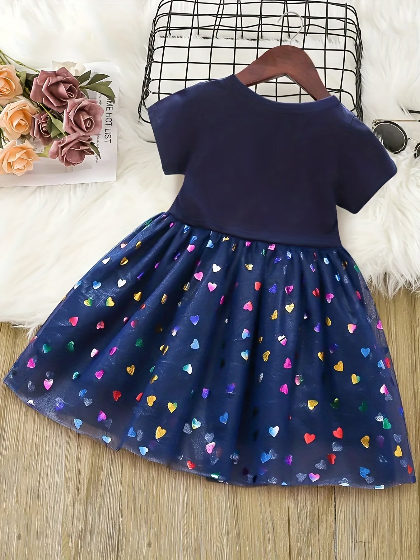 Qizlar uchun yozgi partiyalar uchun paydo bo'lgan sekinlar va tulladan yasalgan unicorn malika ko'ylagi