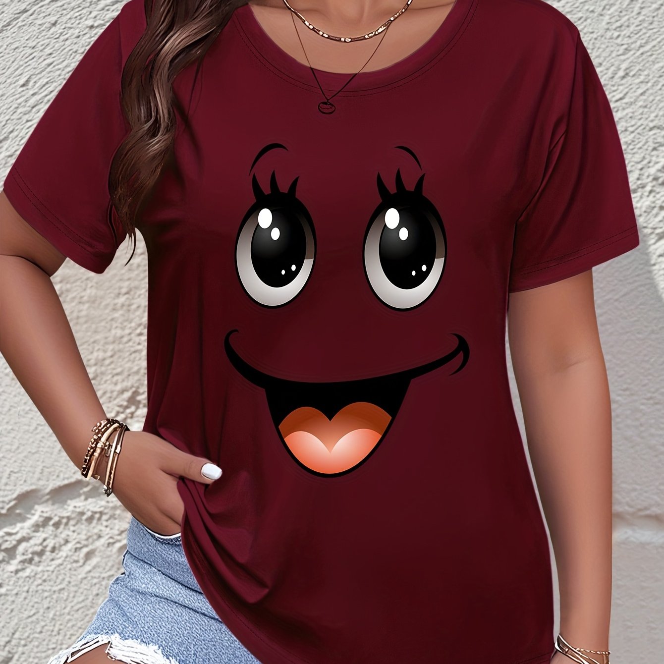 Plus Size Women's Smiling Face Graphic Casual Sports T-Shirt Breathable Stretchy Top