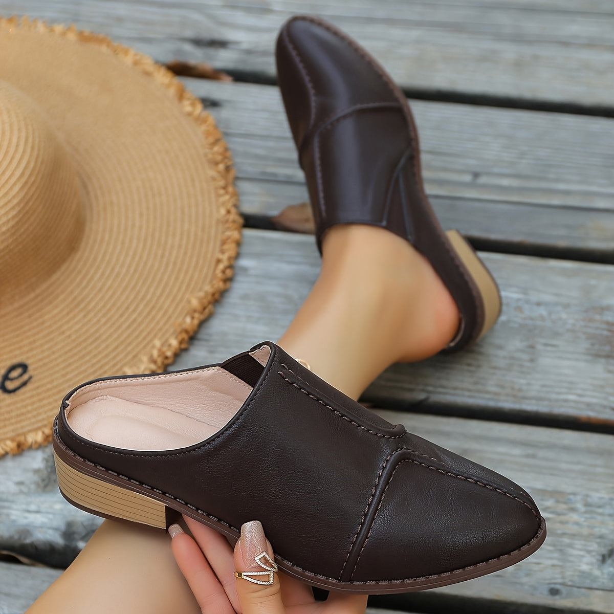 Women's Faux Leather Retro Pointed Toe Mule Shoes with Chunky Heels