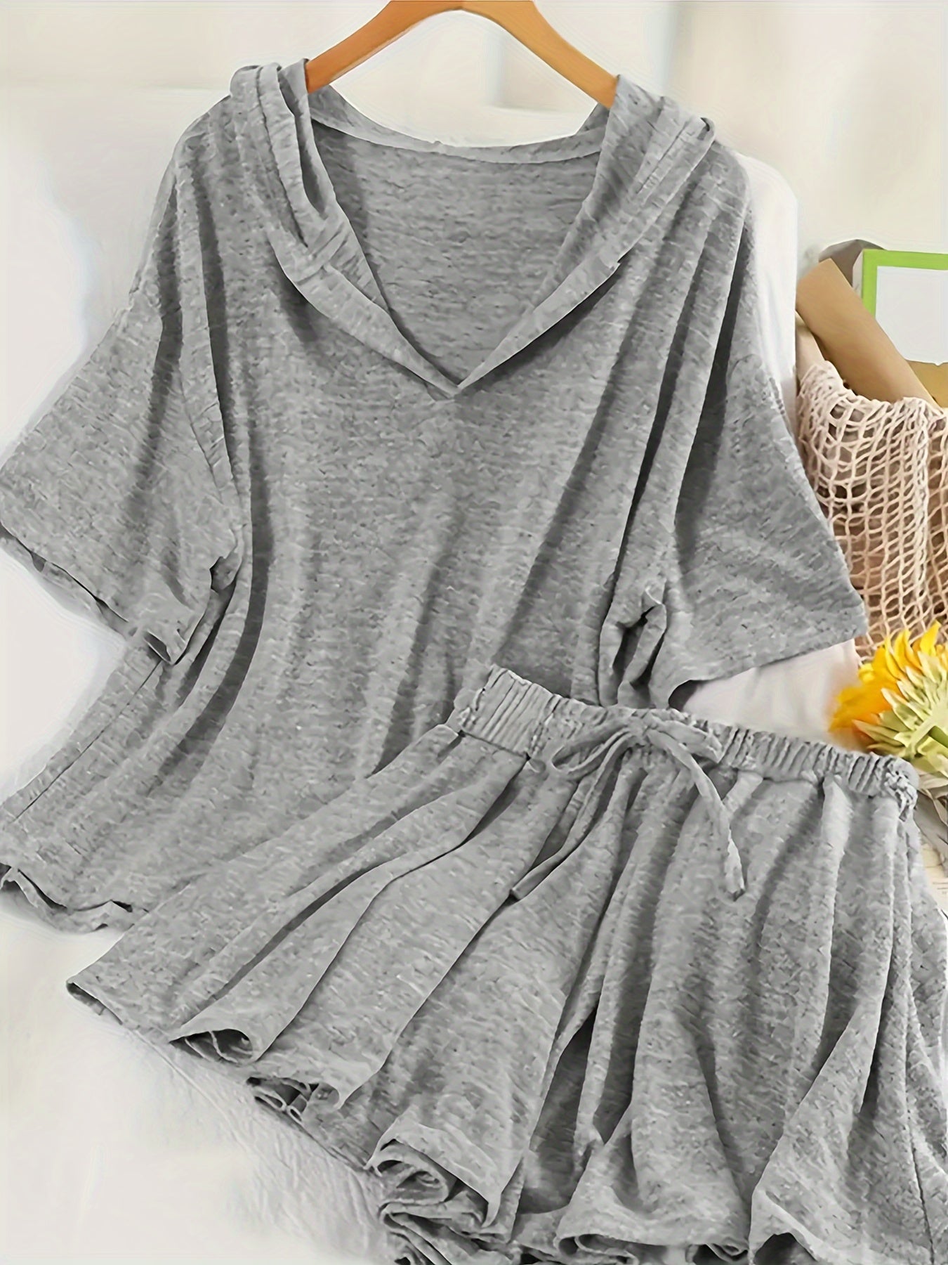 Conjunto casual de primavera y verano para mujer, sudadera con capucha y pantalones cortos elásticos