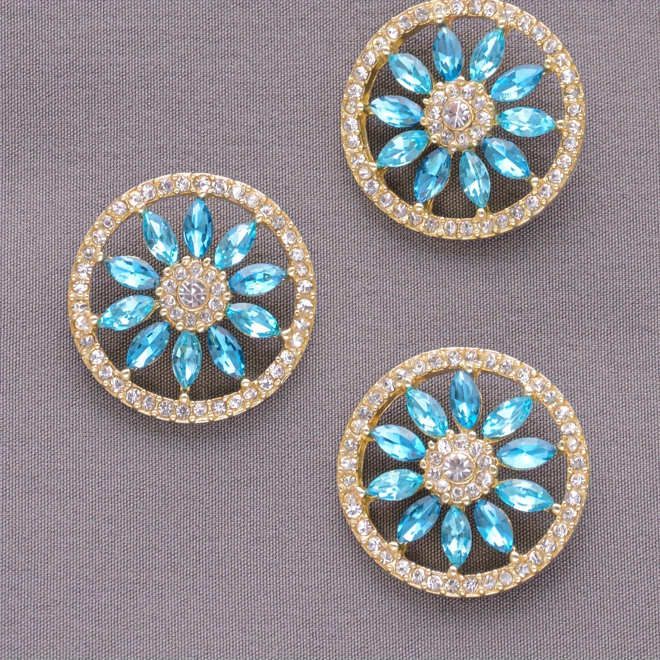 Set of 4 Antique Chic Alloy Buttons Circular Stylish Pins for Shirts Blouses Coats