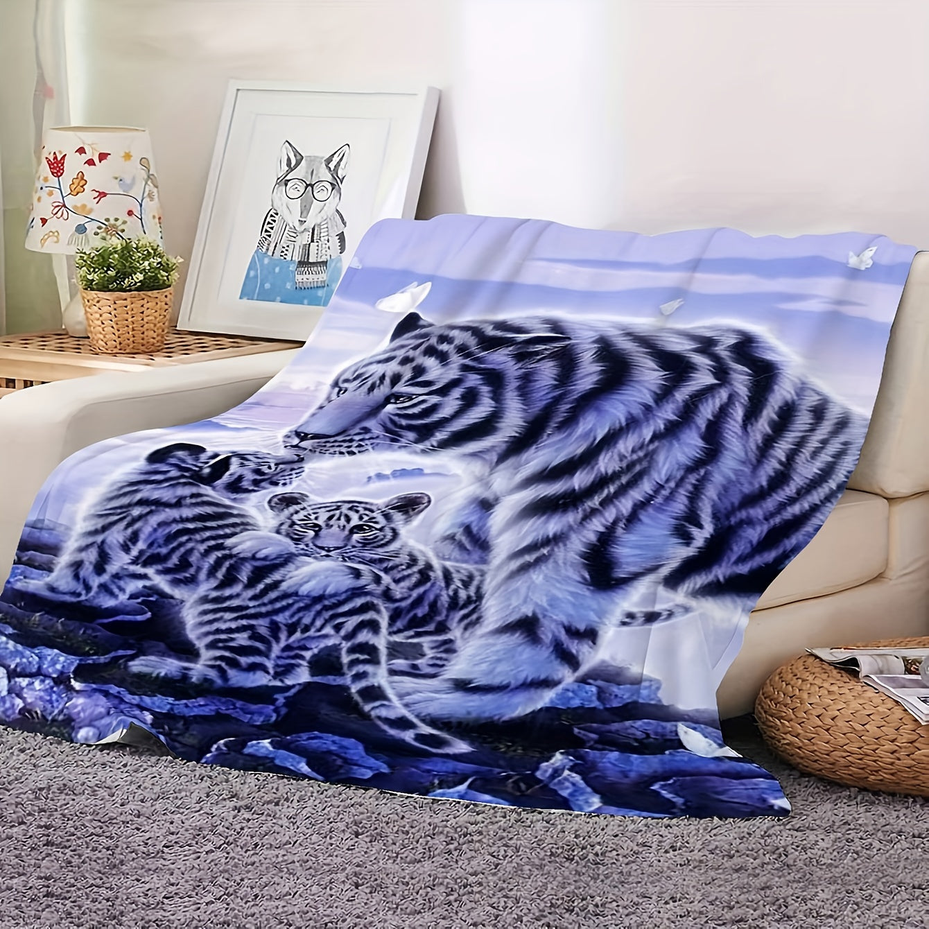White Tiger Print Flannel Throw Blanket Quilted Soft Stain-Resistant Machine Washable All-Season