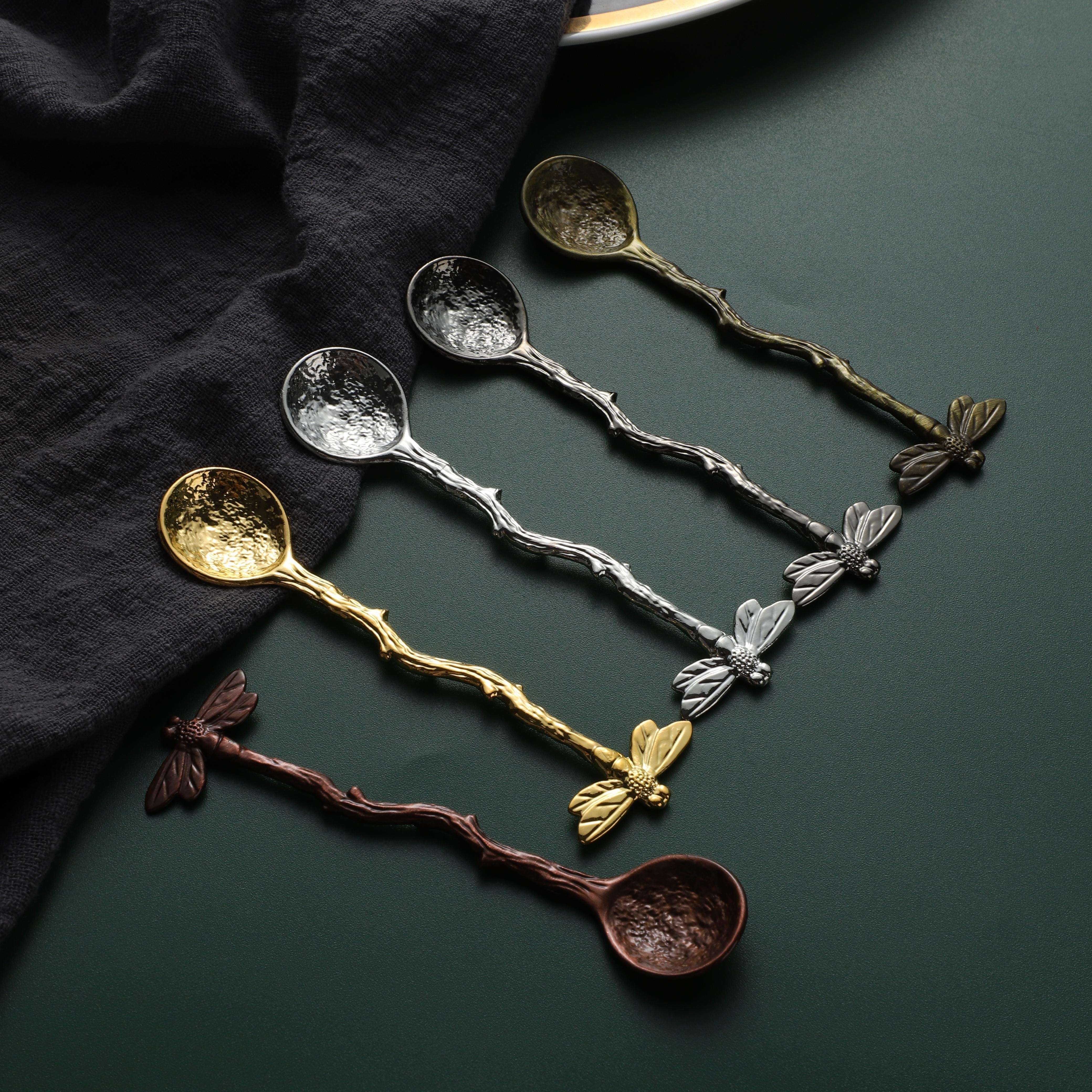 Retro Bee-Shaped Metal Coffee Spoon with Twist Handle for Tea and Dessert Serving