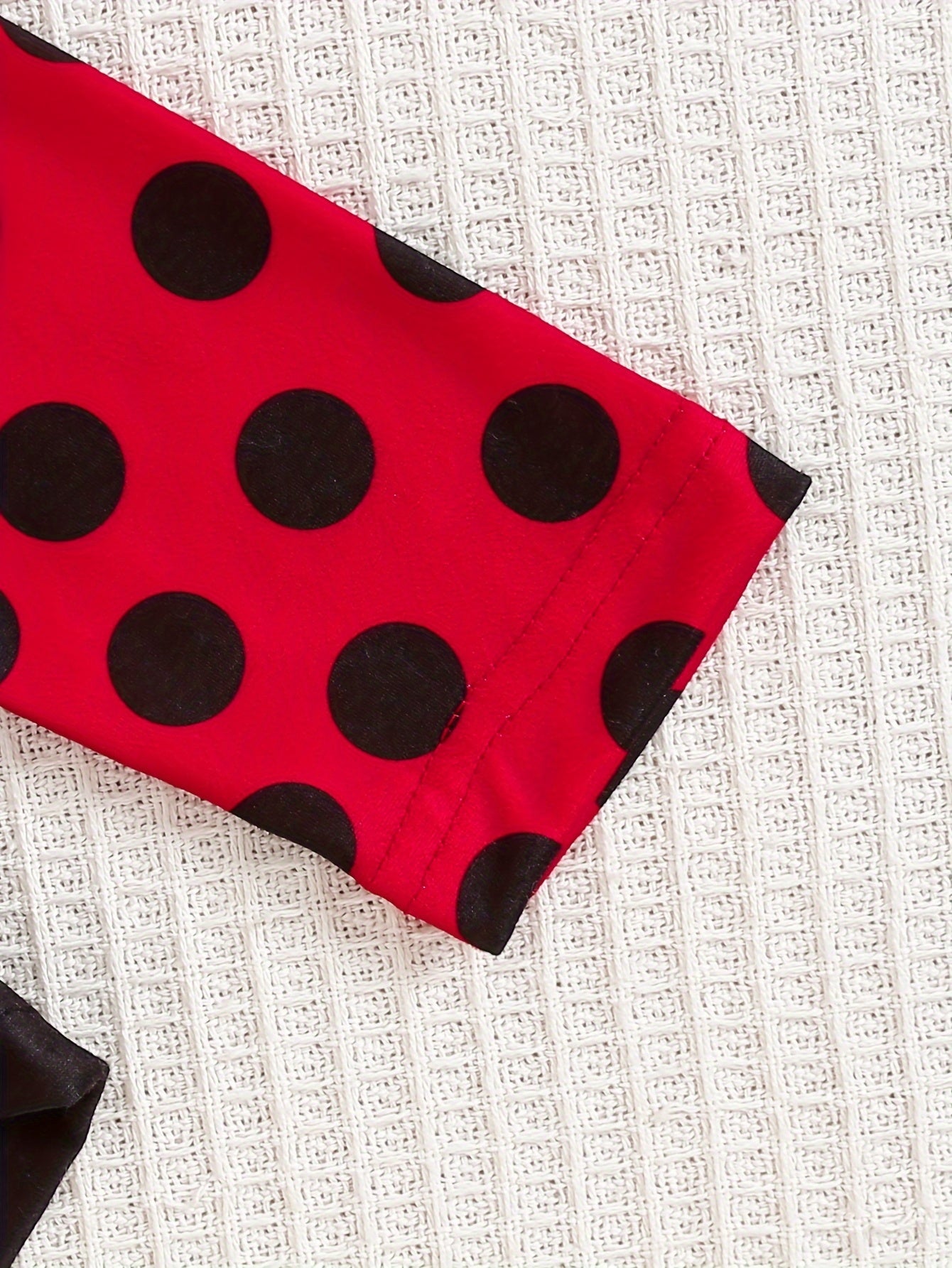 Toddler Girl Ladybug Print Polyester Outfit with Long Sleeve Crew Neck Pullover and Pants