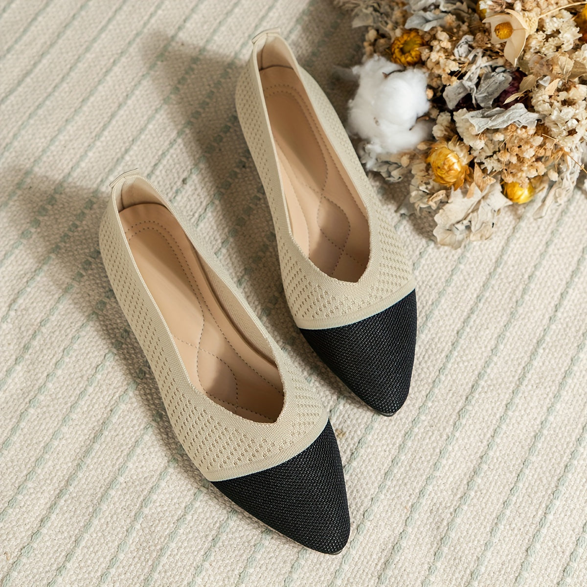 Women's Two-Tone Pointed Toe Flats Slim Fit Slip-On Comfortable Shoes