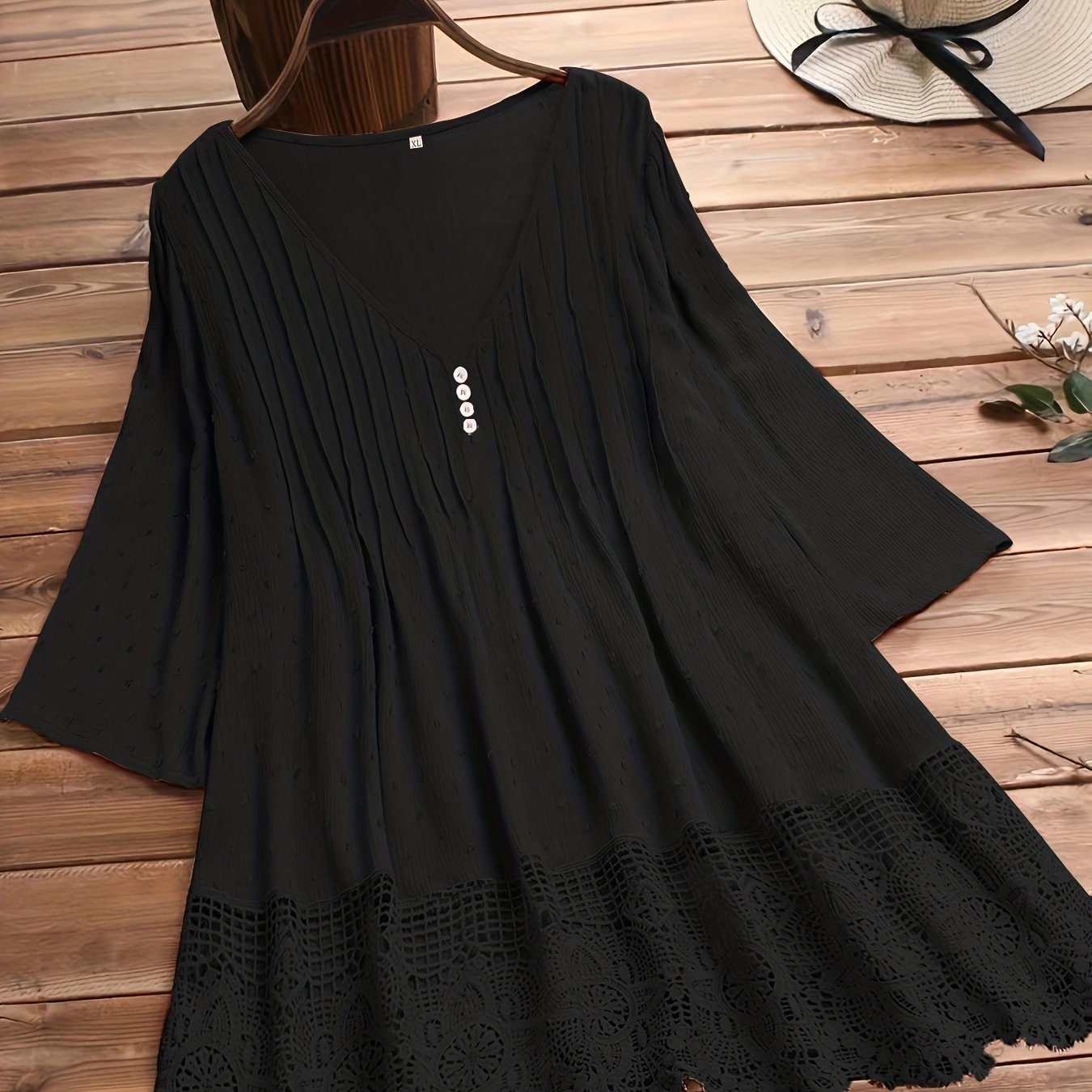 Katta o'lchamdagi V-shaklidagi ko'ylak, tikilgan dantel qirralari bilan, mustahkam rangli polyester aralashmasidan tayyorlangan, cho'zilmaydigan, bahor/kovak uchun mos, 95% polyester, 5% spandeks, 120g/m²