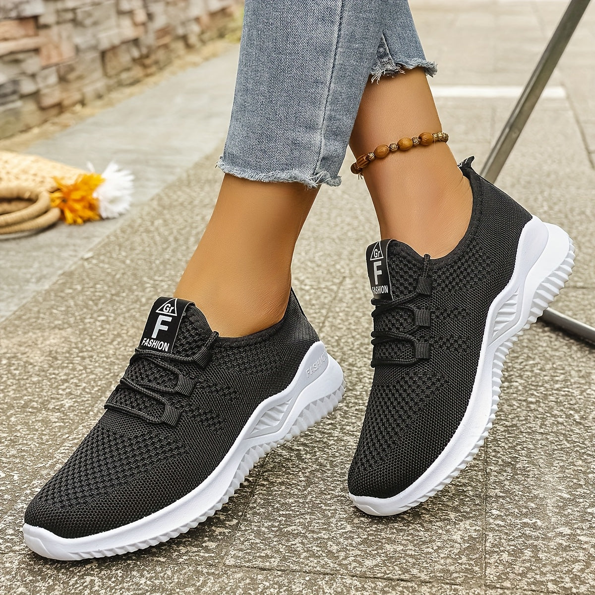 Ayollar uchun kundalik sport poyabzali, teridan bo‘yalgan, lentalar bilan bog‘lanadigan ayollar uchun barcha mavsumlarga mos sneakers