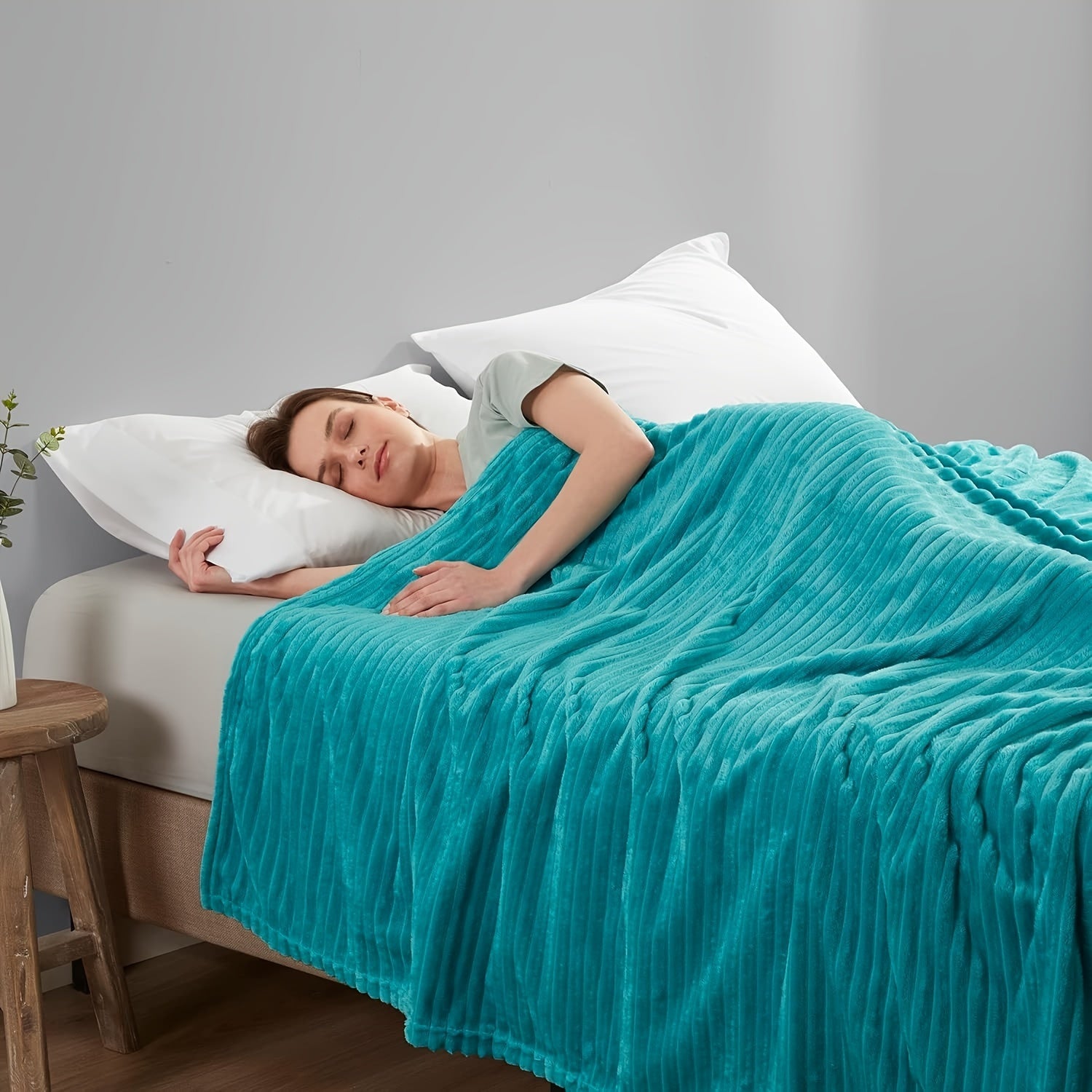 Oversized Microfiber Fleece Throw Blanket with 3D Ribbed Jacquard Design