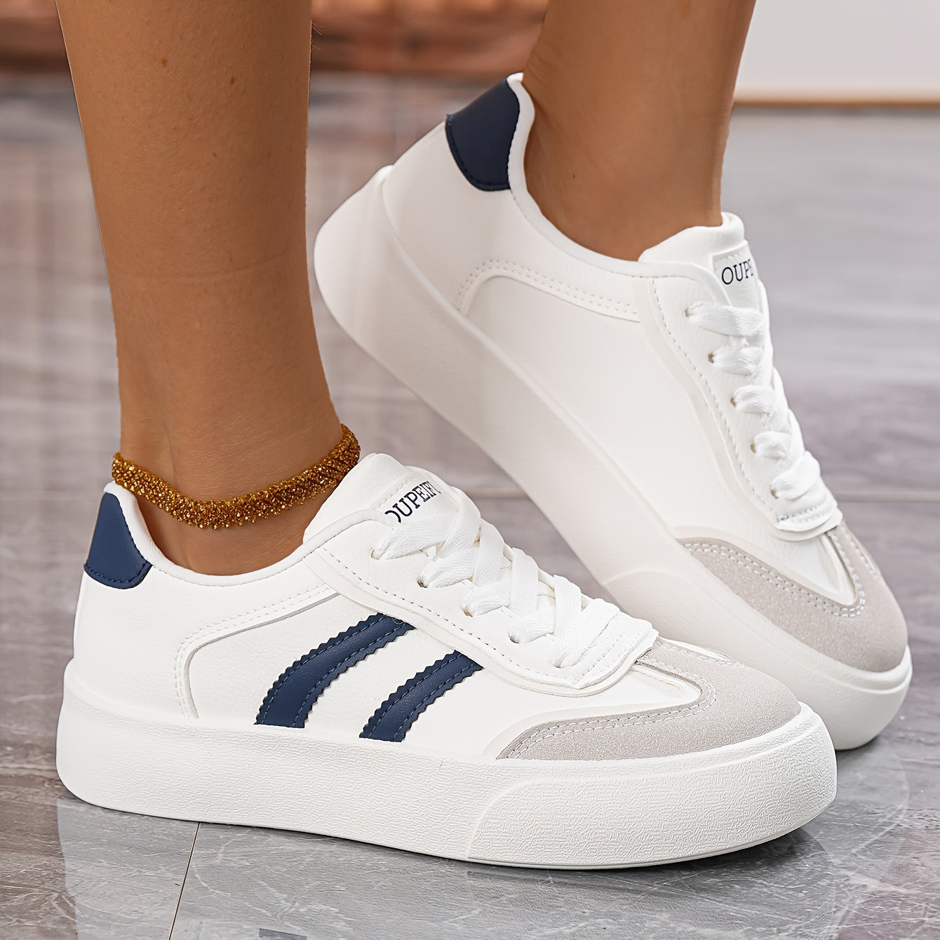 Women's White Low-Top Casual Sneakers Lightweight Lace-Up Shoes
