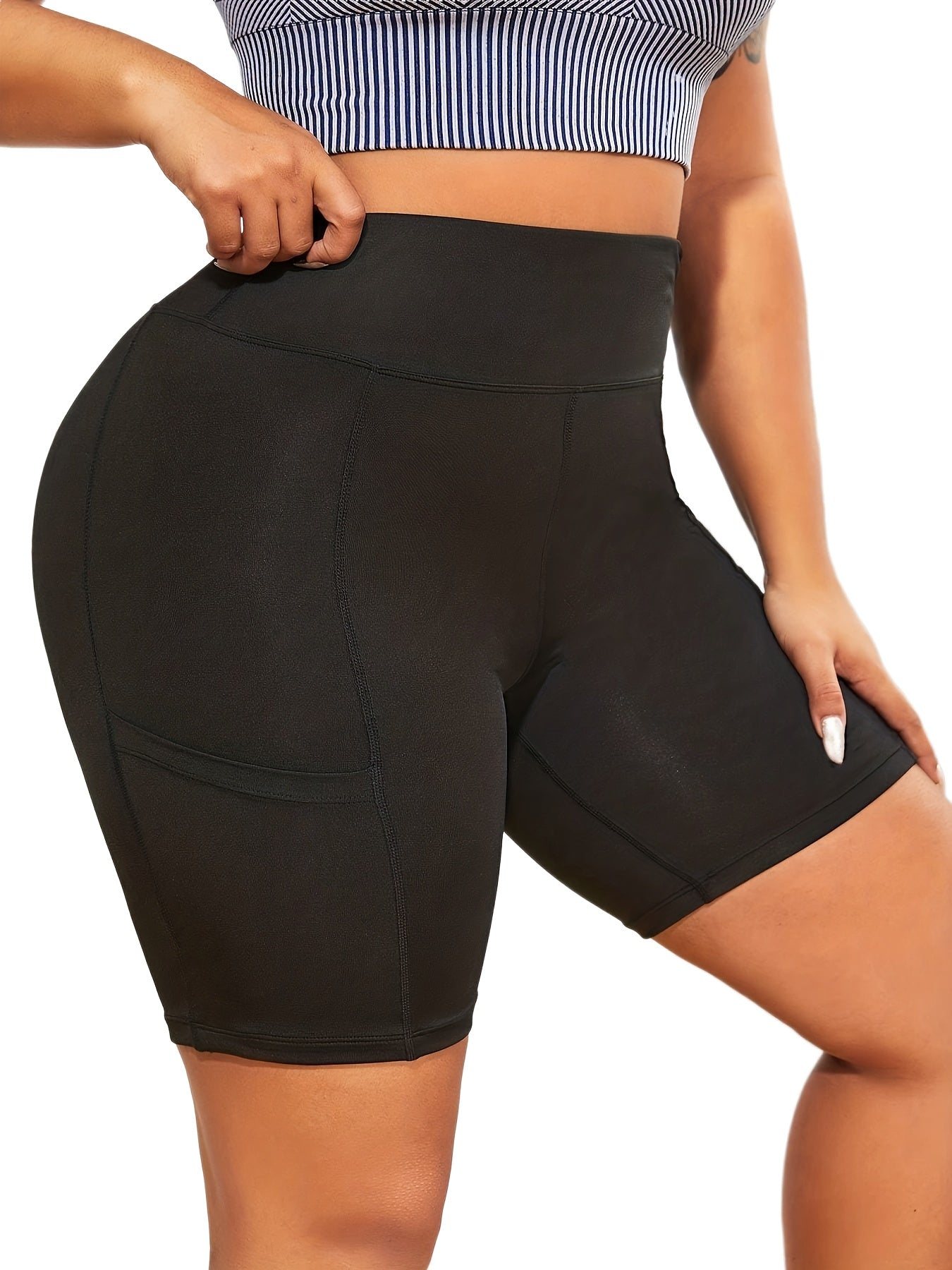 Plus Size Women's Sports Shorts with Side Pockets Black Large