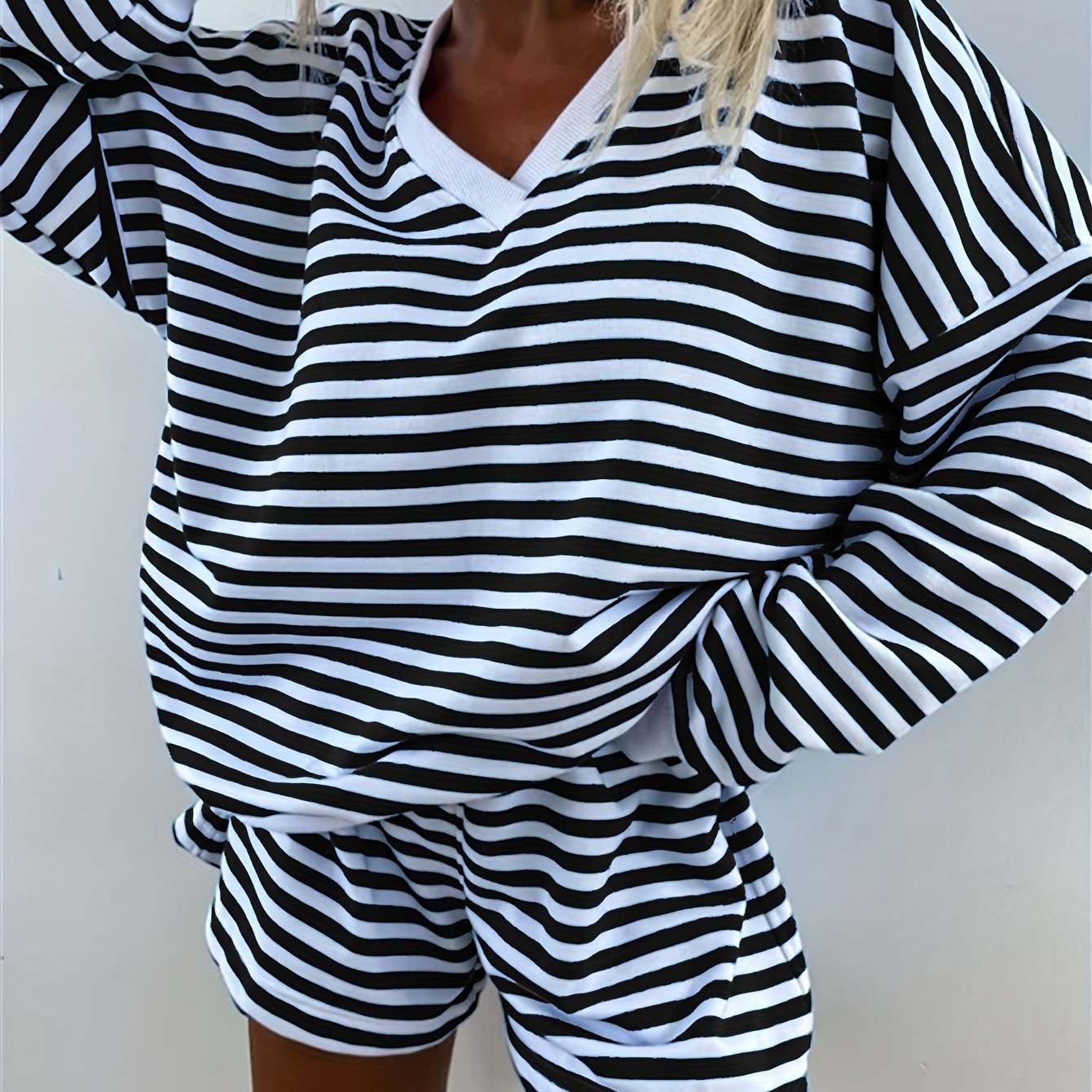 Women's Striped Lounge Set Long Sleeve V-Neck Shorts Casual Fall Wear