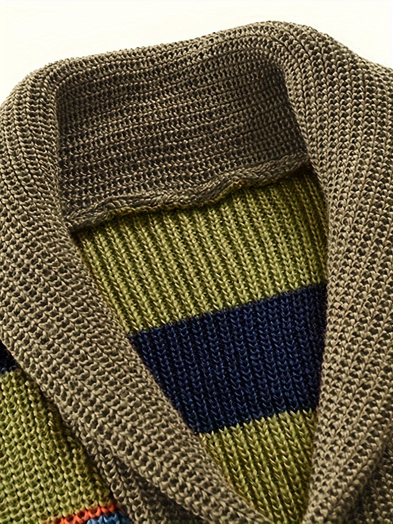 Barcha mavsumlar uchun erkaklar uchun katta o'lchamdagi kontrast rangli trikotaj kardigan.